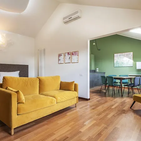 Easyhomes Duomo View Apartamento *