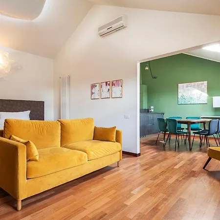Easyhomes Duomo View Апартаменты