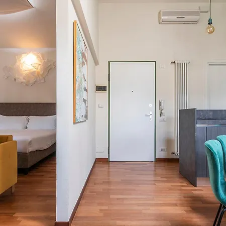 Easyhomes Duomo View Апартаменты